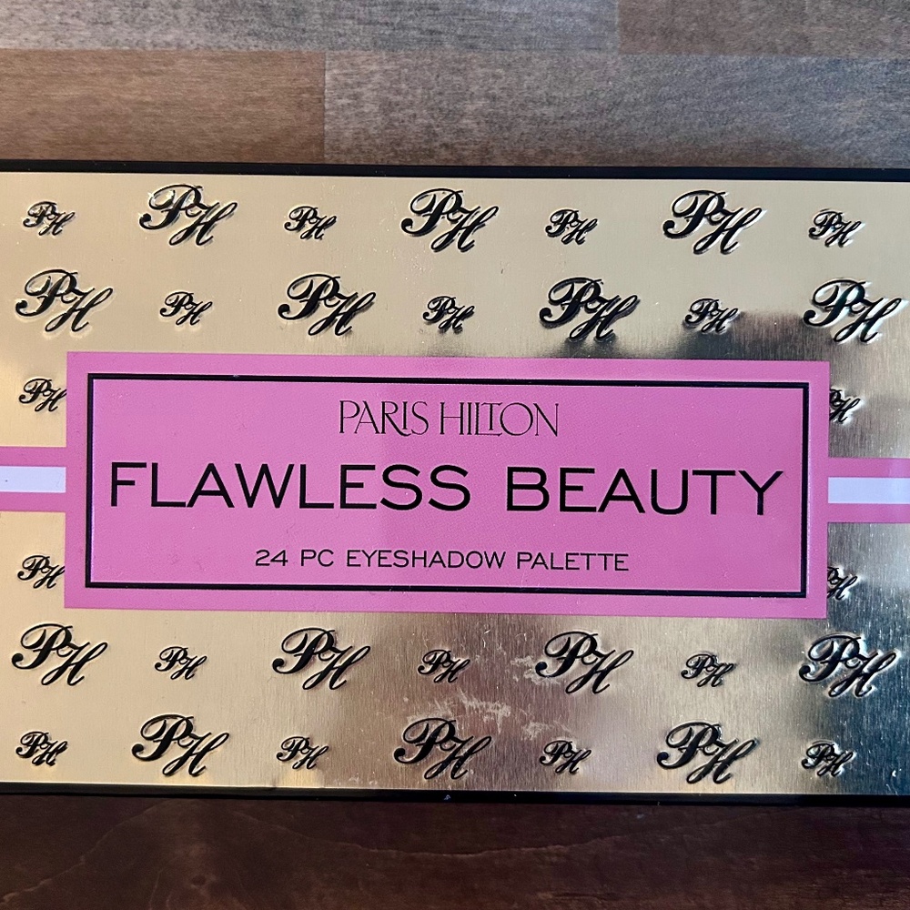 Paris Hilton Flawless Beauty Eyeshadow Palette